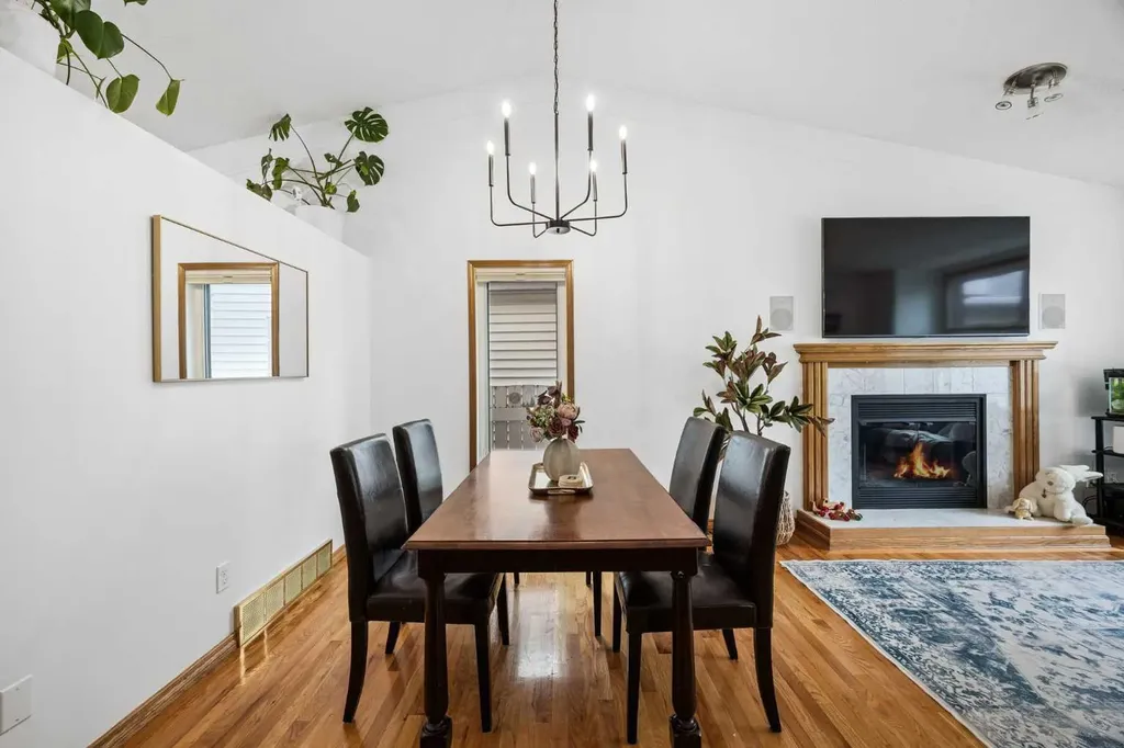 989 Macewan Valley Road Calgary AB T3K 3R2