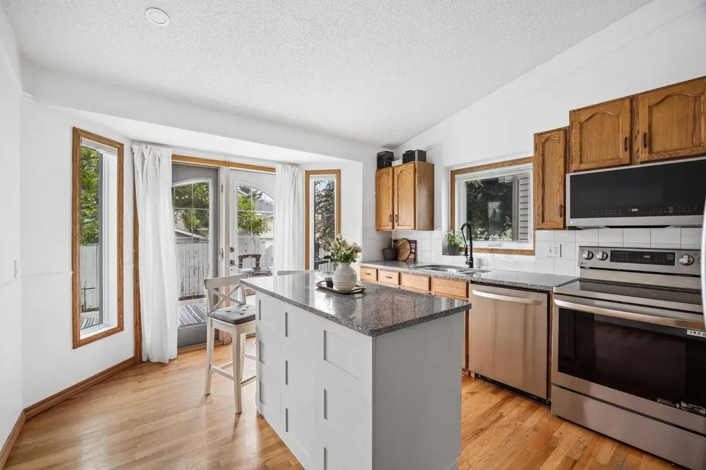 989 Macewan Valley Road Calgary AB T3K 3R2