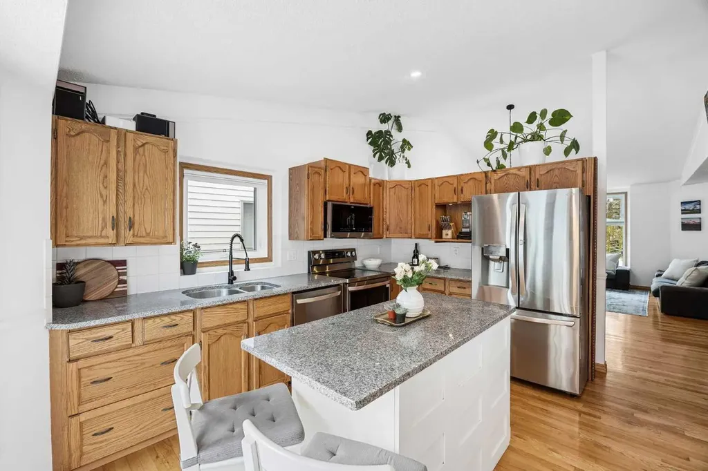 989 Macewan Valley Road Calgary AB T3K 3R2