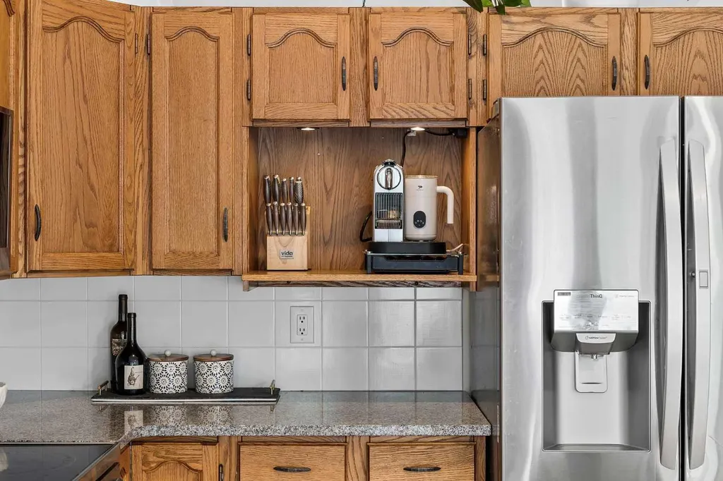 989 Macewan Valley Road Calgary AB T3K 3R2