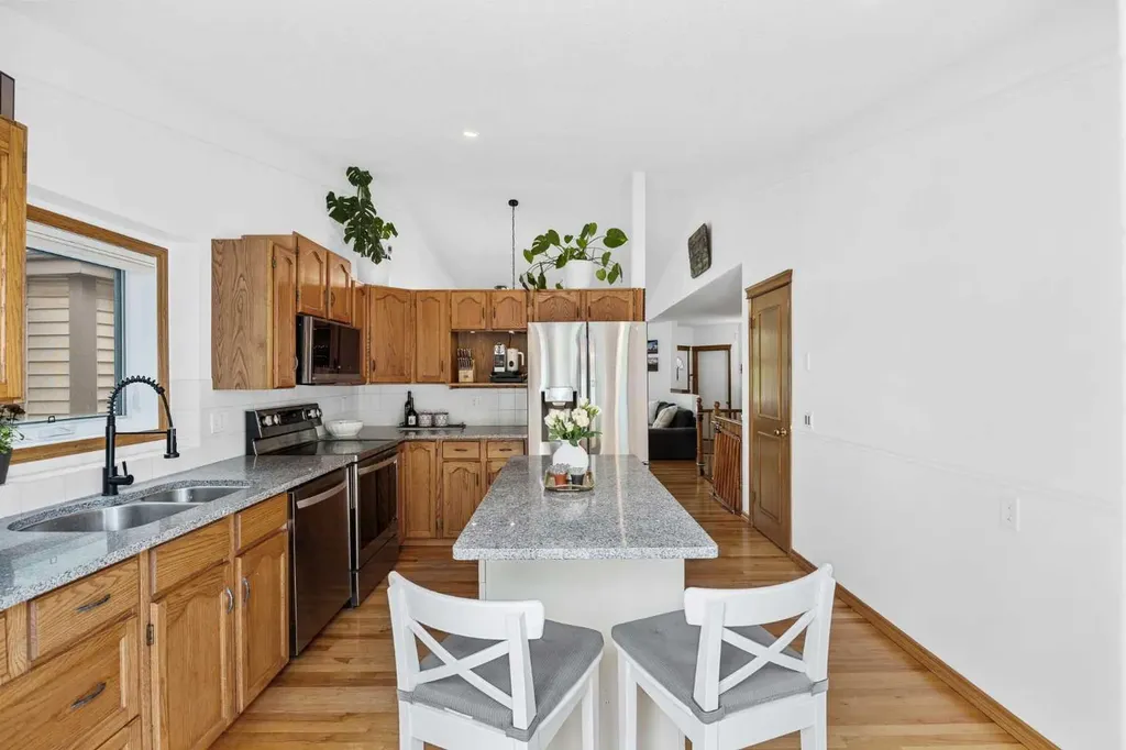 989 Macewan Valley Road Calgary AB T3K 3R2