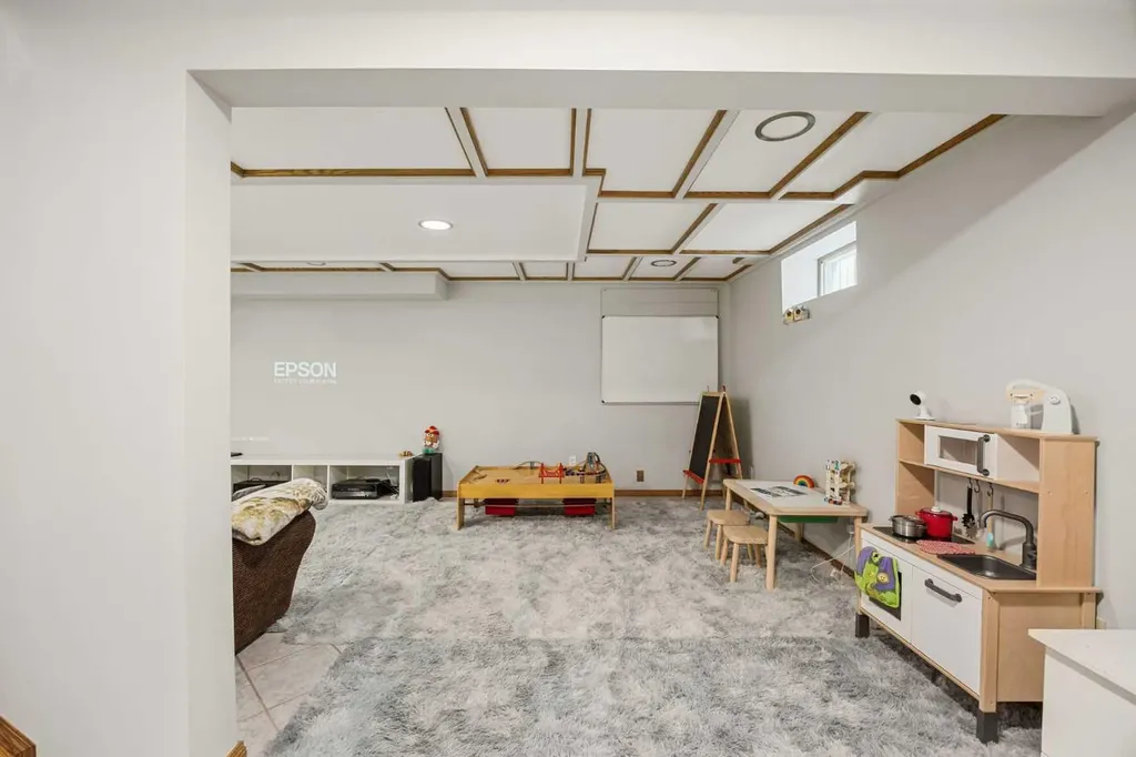 989 Macewan Valley Road Calgary AB T3K 3R2