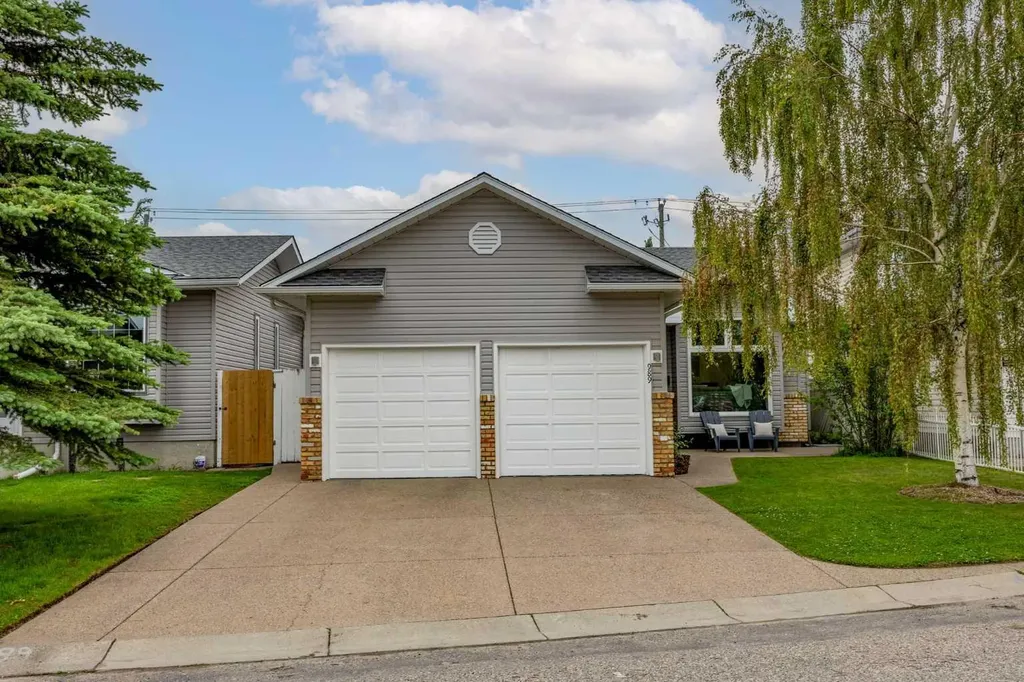 989 Macewan Valley Road Calgary AB T3K 3R2