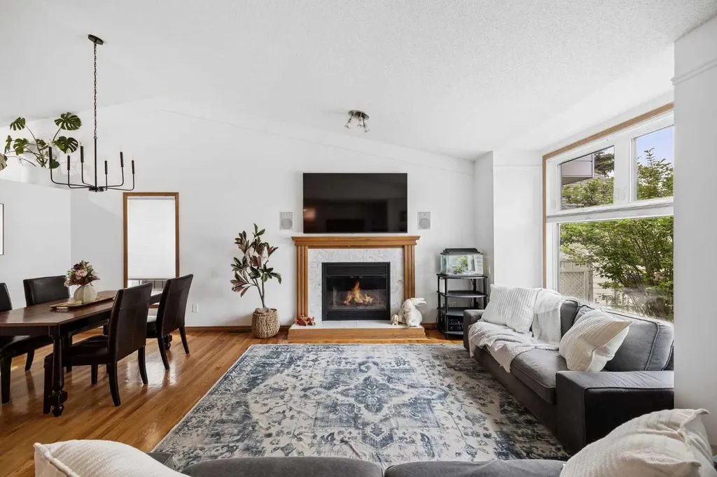 989 Macewan Valley Road Calgary AB T3K 3R2