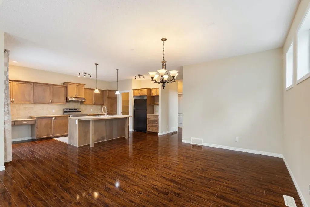 22 Brightoncrest Common SE Calgary AB T2Z 0N8