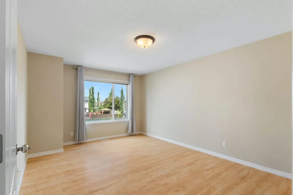 22 Brightoncrest Common SE Calgary AB T2Z 0N8