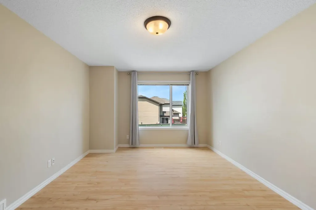 22 Brightoncrest Common SE Calgary AB T2Z 0N8