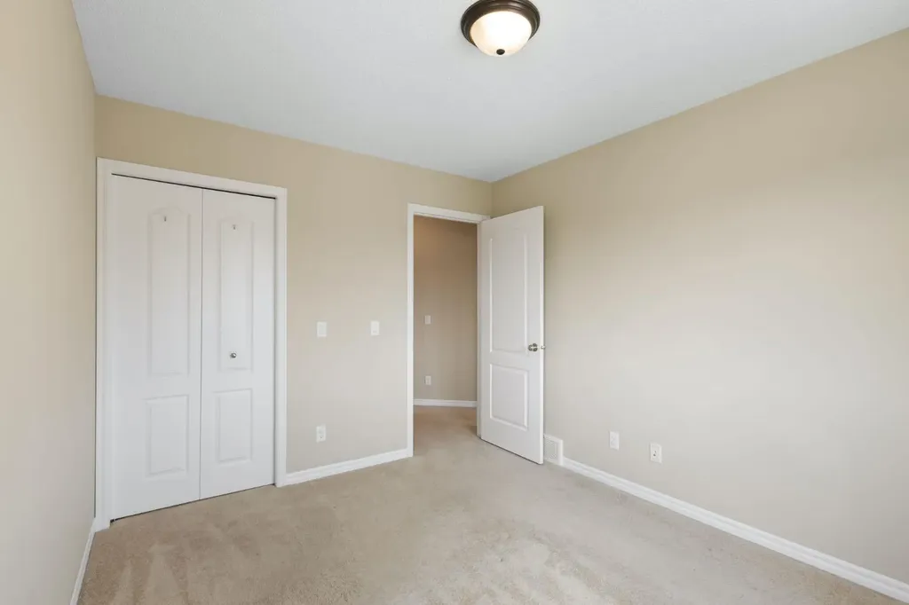 22 Brightoncrest Common SE Calgary AB T2Z 0N8