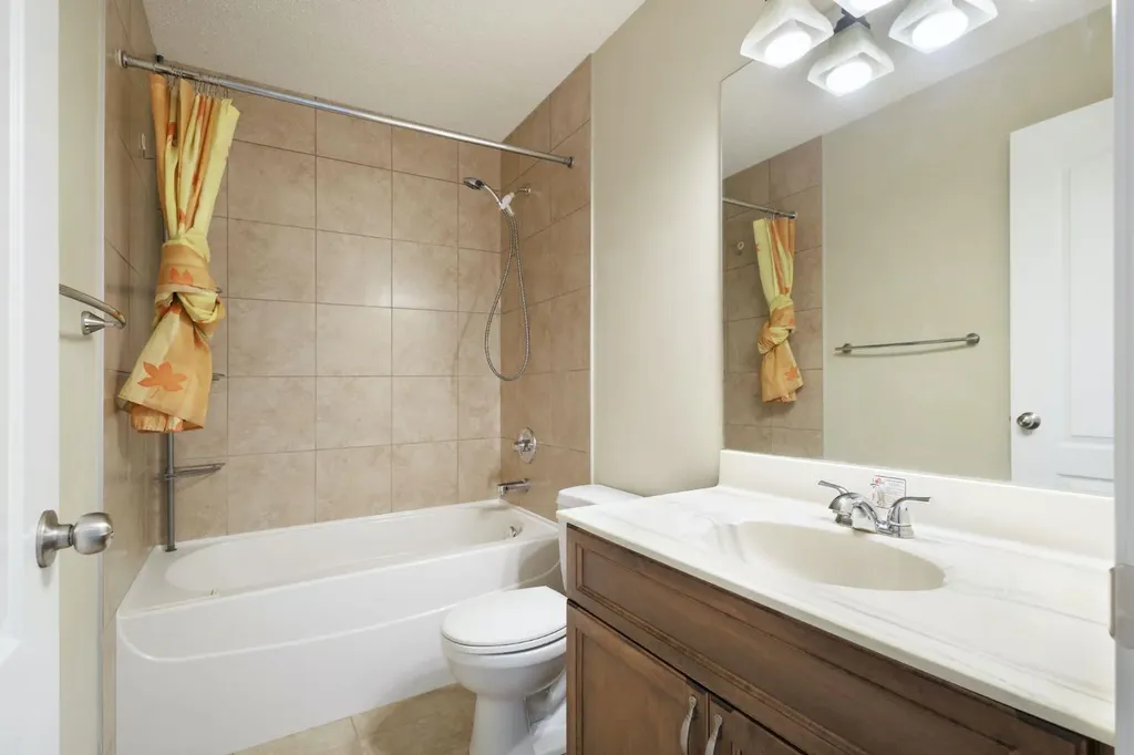 22 Brightoncrest Common SE Calgary AB T2Z 0N8