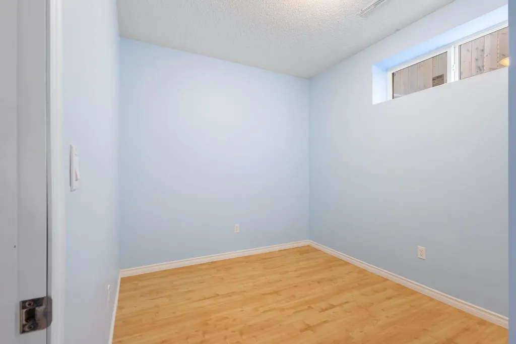 22 Brightoncrest Common SE Calgary AB T2Z 0N8