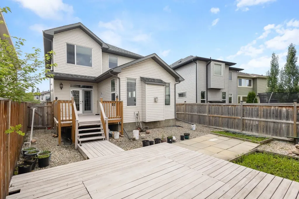 22 Brightoncrest Common SE Calgary AB T2Z 0N8