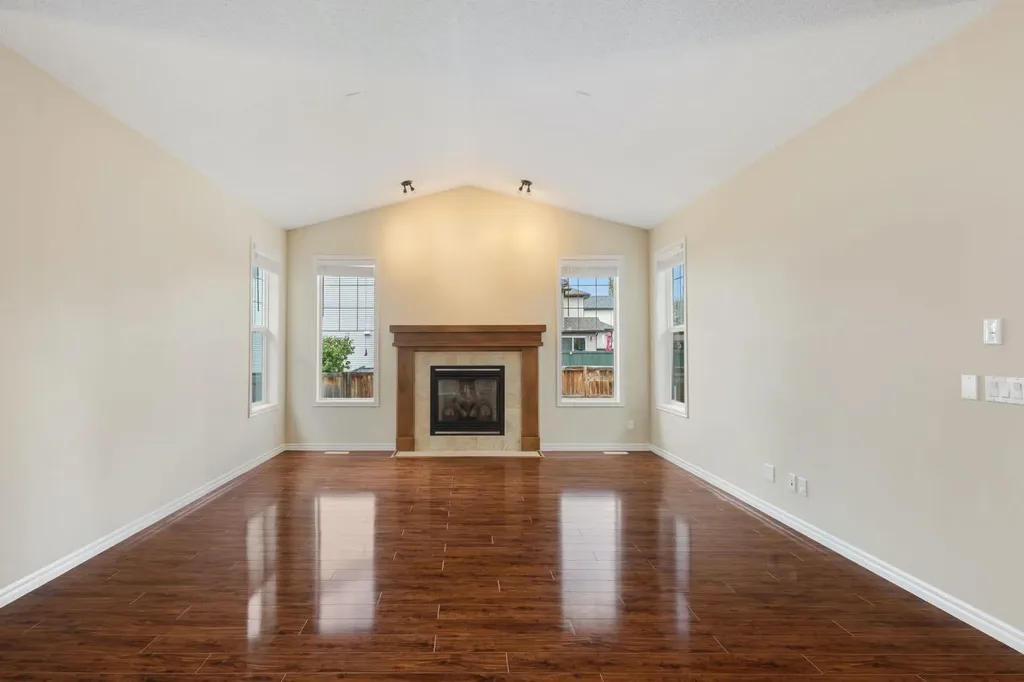 22 Brightoncrest Common SE Calgary AB T2Z 0N8