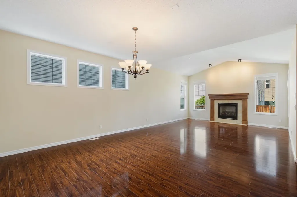 22 Brightoncrest Common SE Calgary AB T2Z 0N8