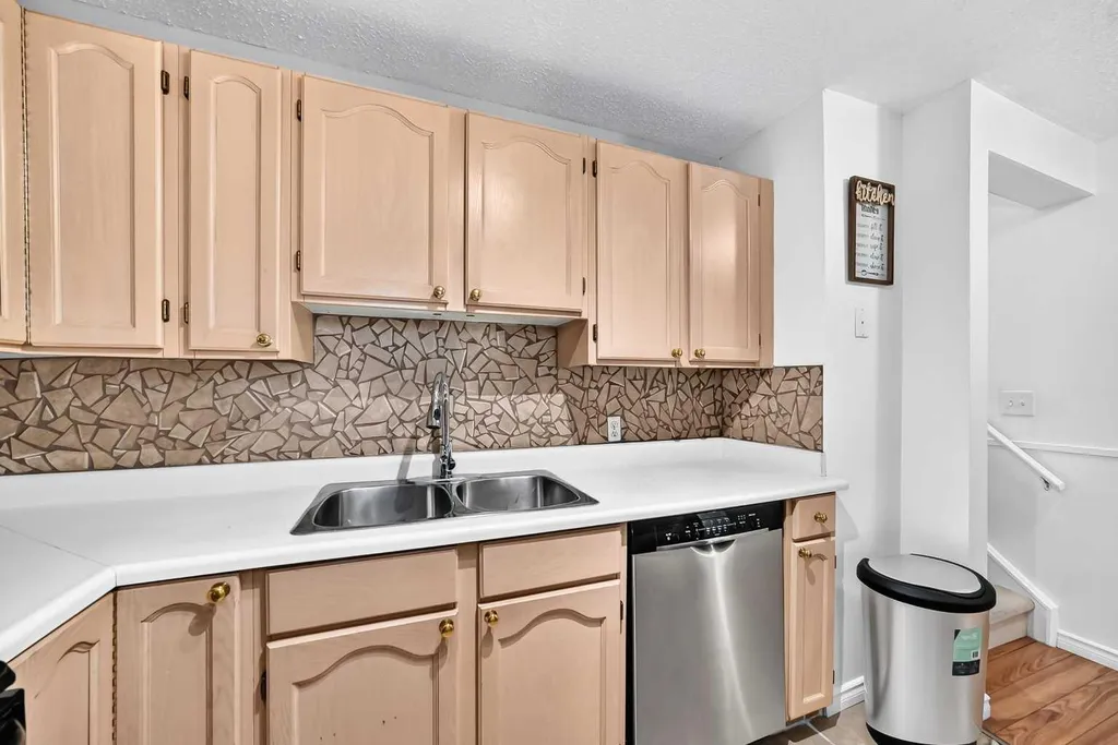15 Falshire Terrace NE Calgary AB T3J3B1