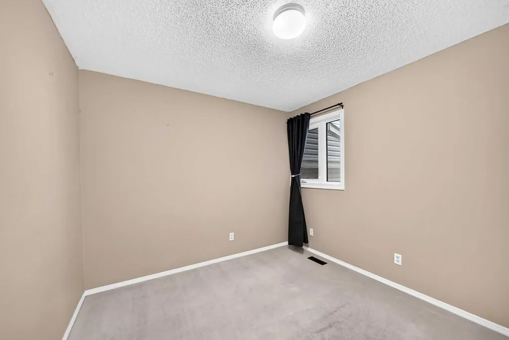 15 Falshire Terrace NE Calgary AB T3J3B1