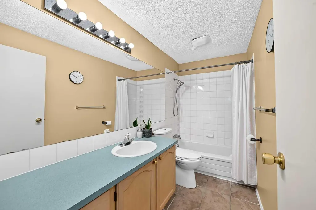 15 Falshire Terrace NE Calgary AB T3J3B1