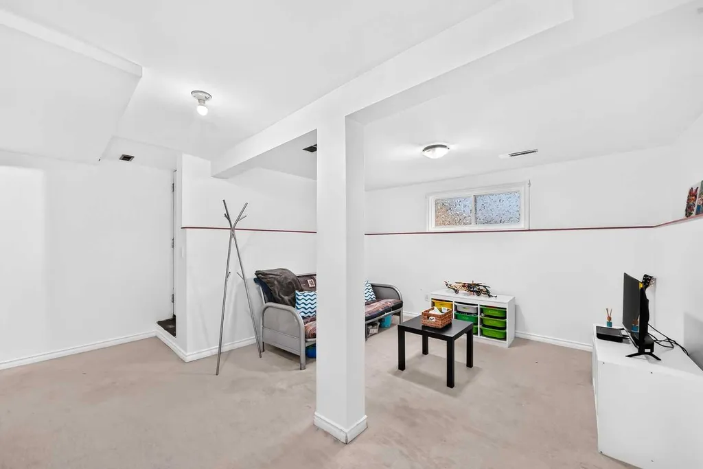 15 Falshire Terrace NE Calgary AB T3J3B1