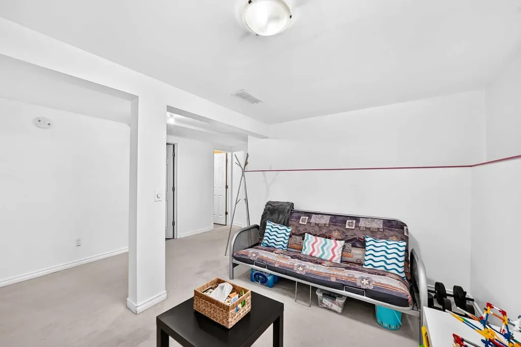 15 Falshire Terrace NE Calgary AB T3J3B1