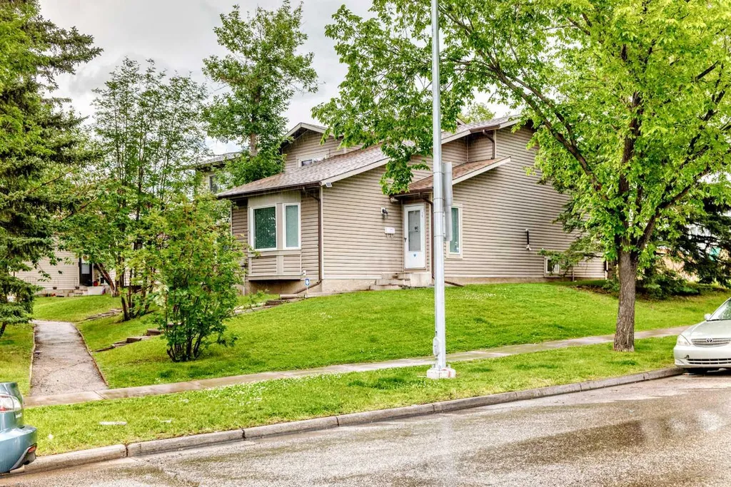 15 Falshire Terrace NE Calgary AB T3J3B1