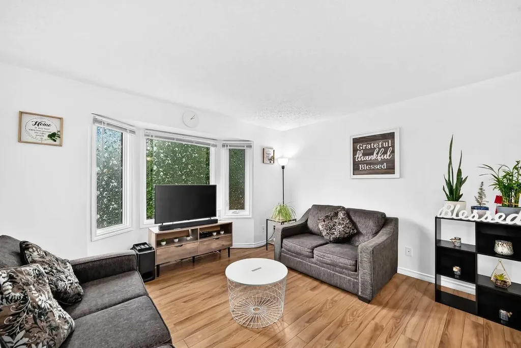 15 Falshire Terrace NE Calgary AB T3J3B1