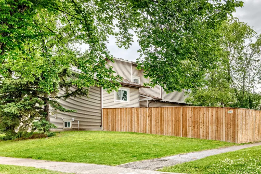 15 Falshire Terrace NE Calgary AB T3J3B1