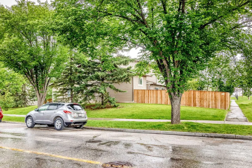 15 Falshire Terrace NE Calgary AB T3J3B1
