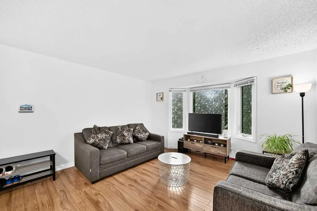 15 Falshire Terrace NE Calgary AB T3J3B1