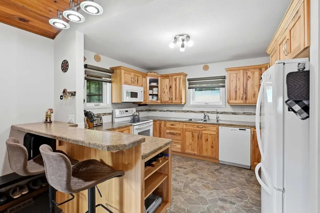 20 Sunnyside Road Parkland Beach AB T0C2J0