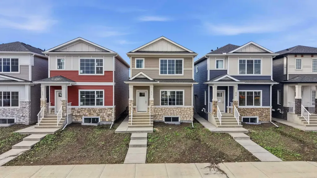 272 Huxbury View NE Calgary AB T2A 8C4