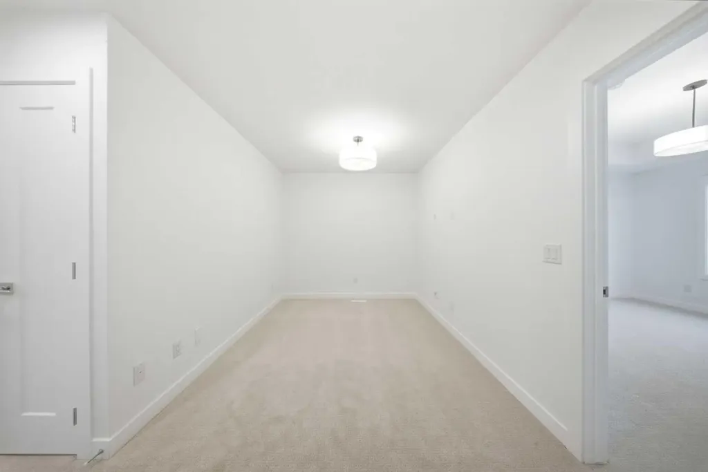 272 Huxbury View NE Calgary AB T2A 8C4
