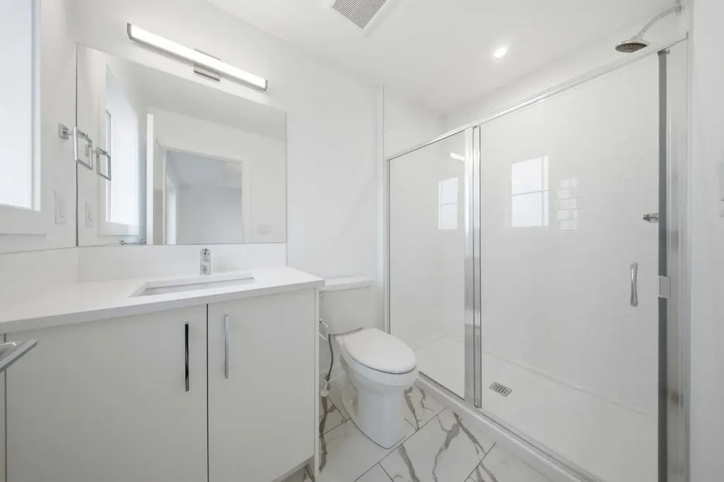 272 Huxbury View NE Calgary AB T2A 8C4