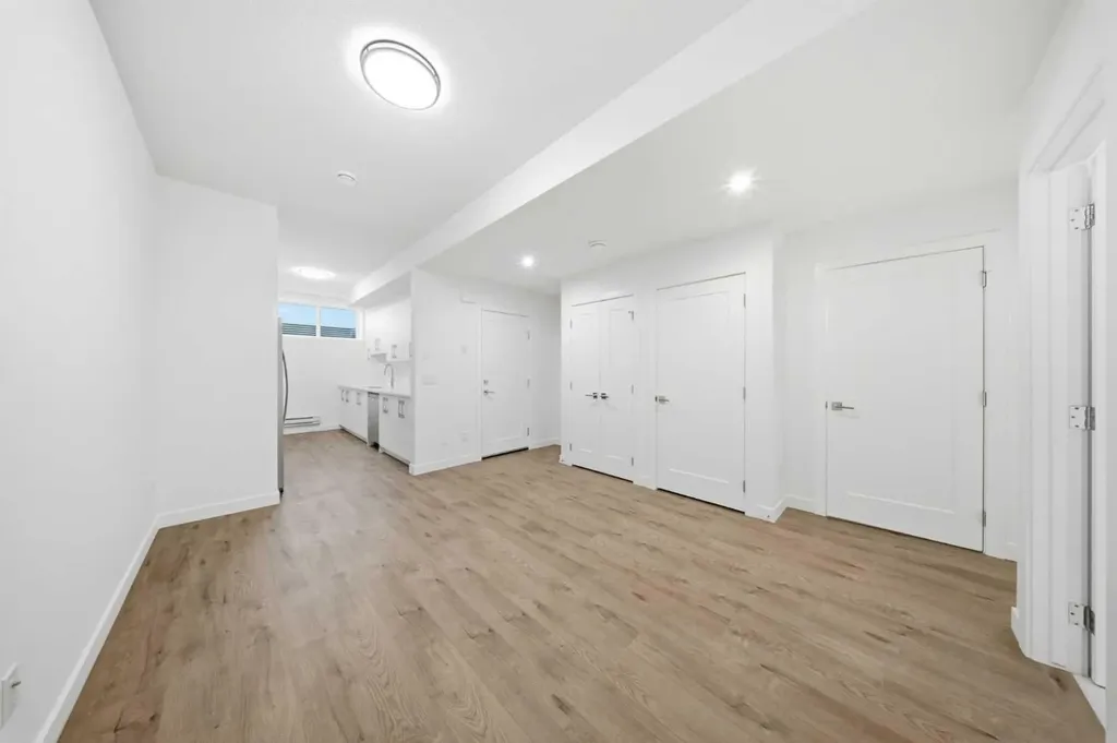 272 Huxbury View NE Calgary AB T2A 8C4