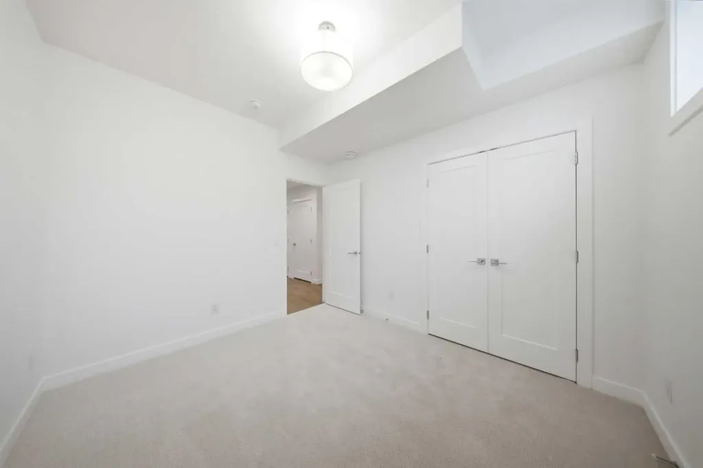 272 Huxbury View NE Calgary AB T2A 8C4
