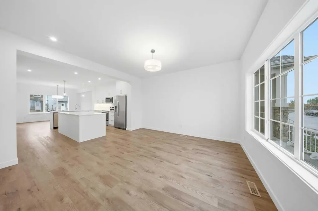 272 Huxbury View NE Calgary AB T2A 8C4
