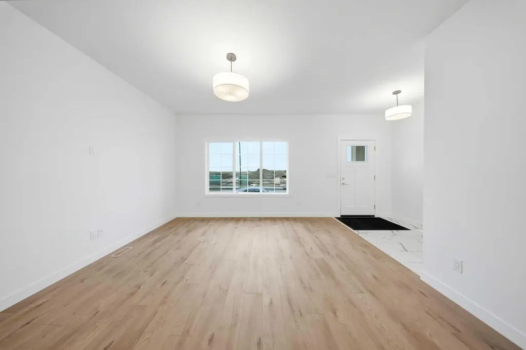 272 Huxbury View NE Calgary AB T2A 8C4