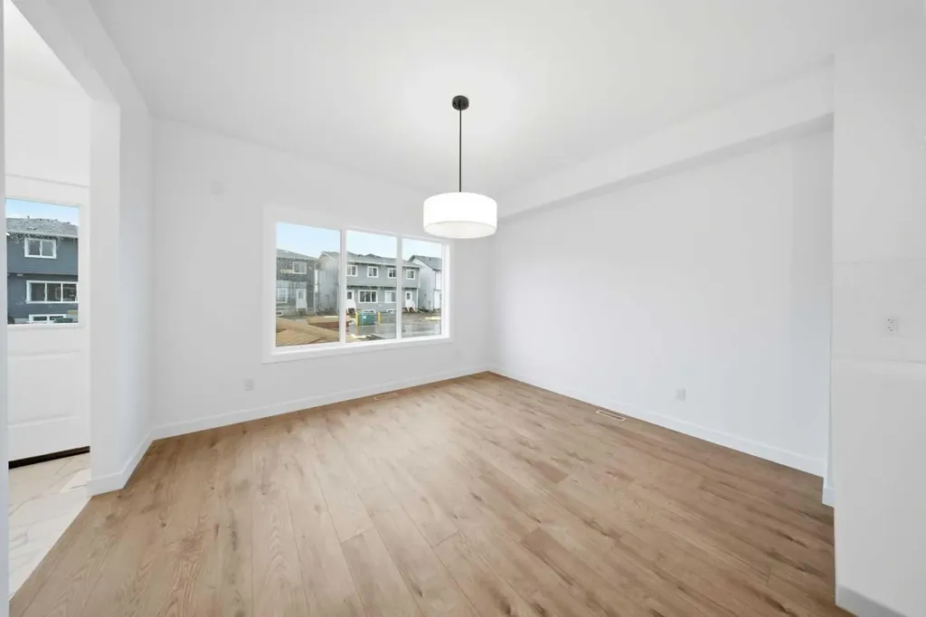 272 Huxbury View NE Calgary AB T2A 8C4