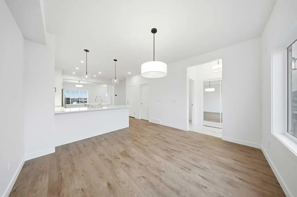 272 Huxbury View NE Calgary AB T2A 8C4
