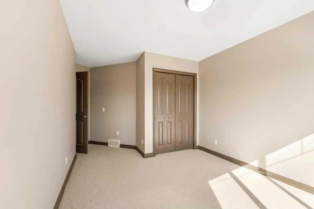 49 Panamount Rise NW Calgary AB T3K 6B6