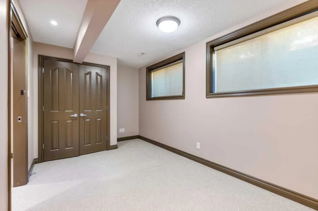 49 Panamount Rise NW Calgary AB T3K 6B6