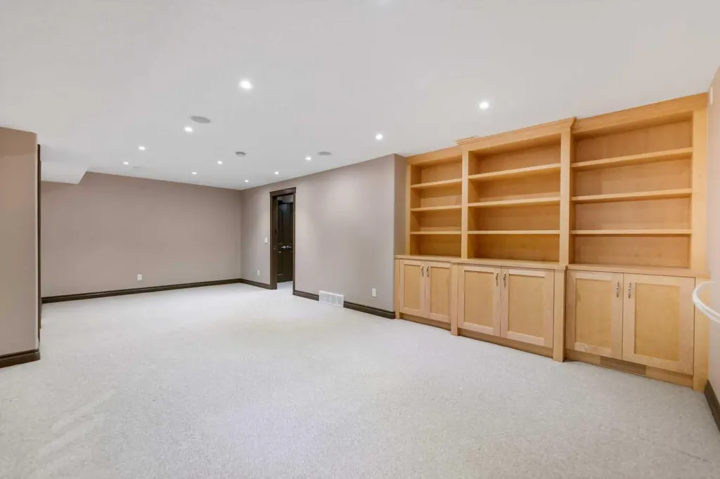 49 Panamount Rise NW Calgary AB T3K 6B6