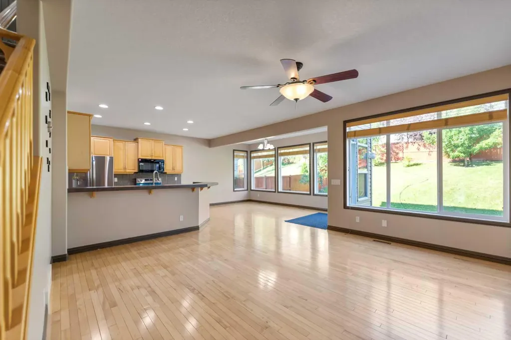 49 Panamount Rise NW Calgary AB T3K 6B6
