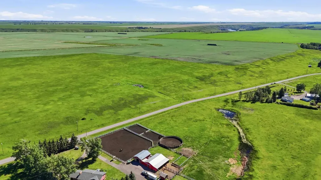2253 Drive Rural Foothills County AB T1S 3Z4