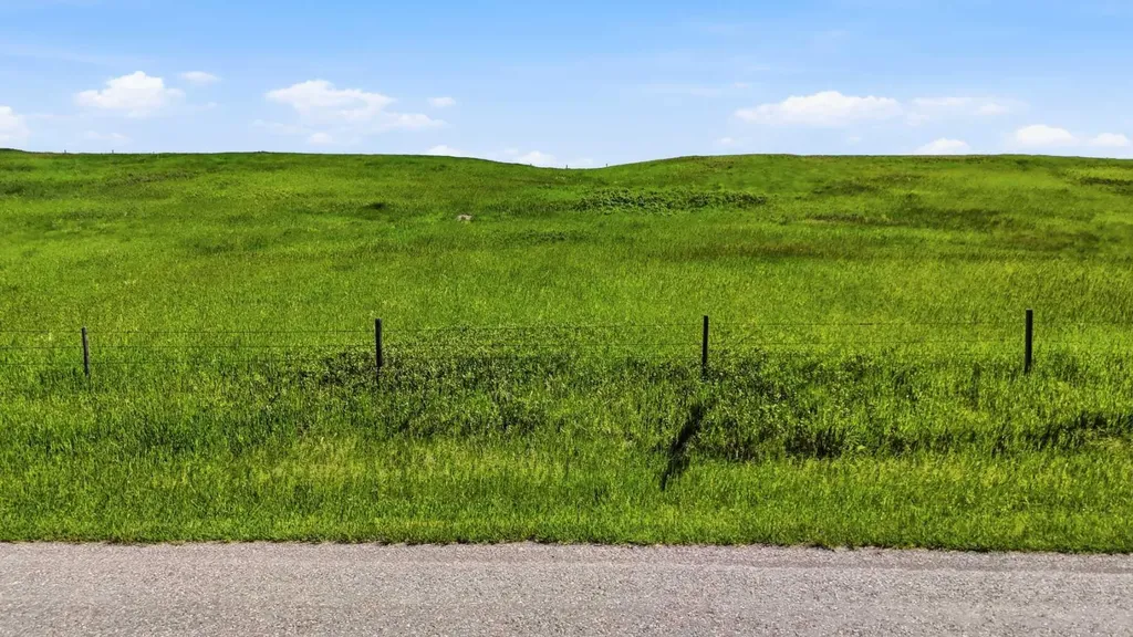 2253 Drive Rural Foothills County AB T1S 3Z4