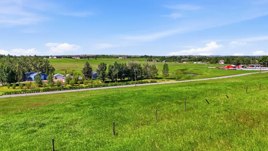 2253 Drive Rural Foothills County AB T1S 3Z4