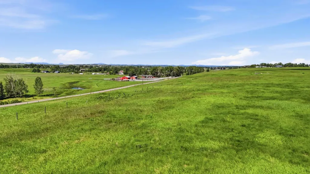 2253 Drive Rural Foothills County AB T1S 3Z4
