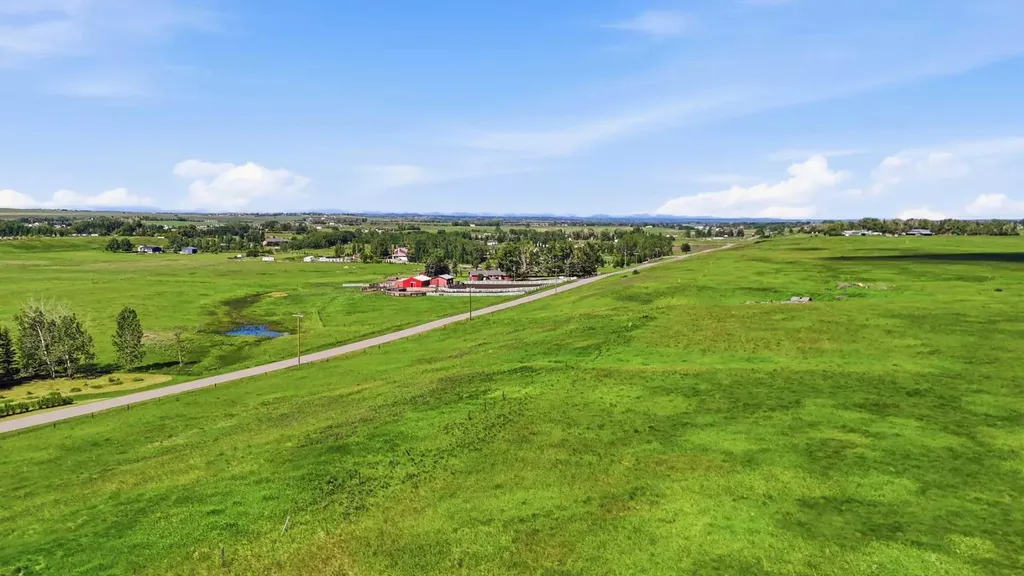 2253 Drive Rural Foothills County AB T1S 3Z4
