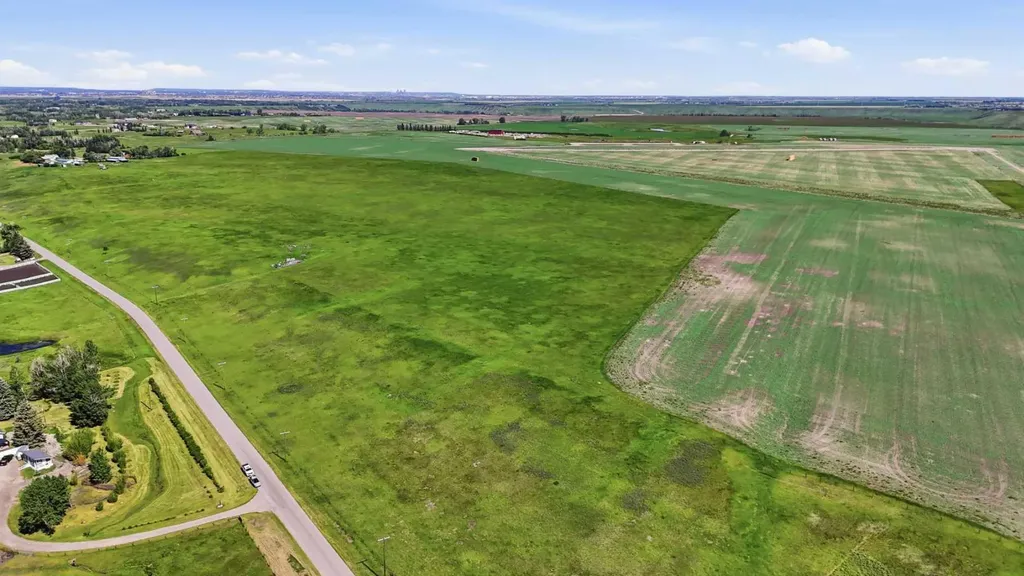 2253 Drive Rural Foothills County AB T1S 3Z4