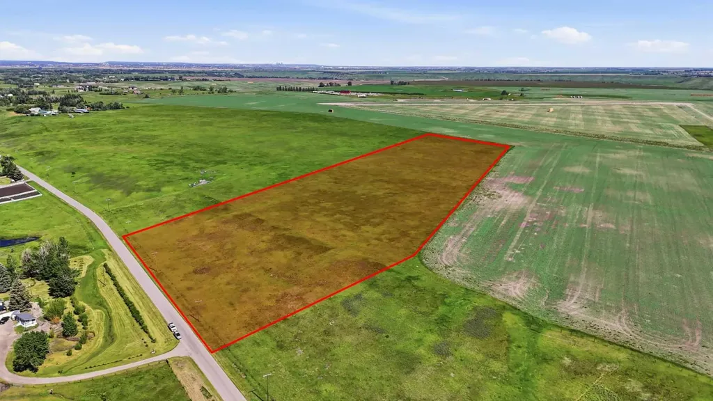 2253 Drive Rural Foothills County AB T1S 3Z4