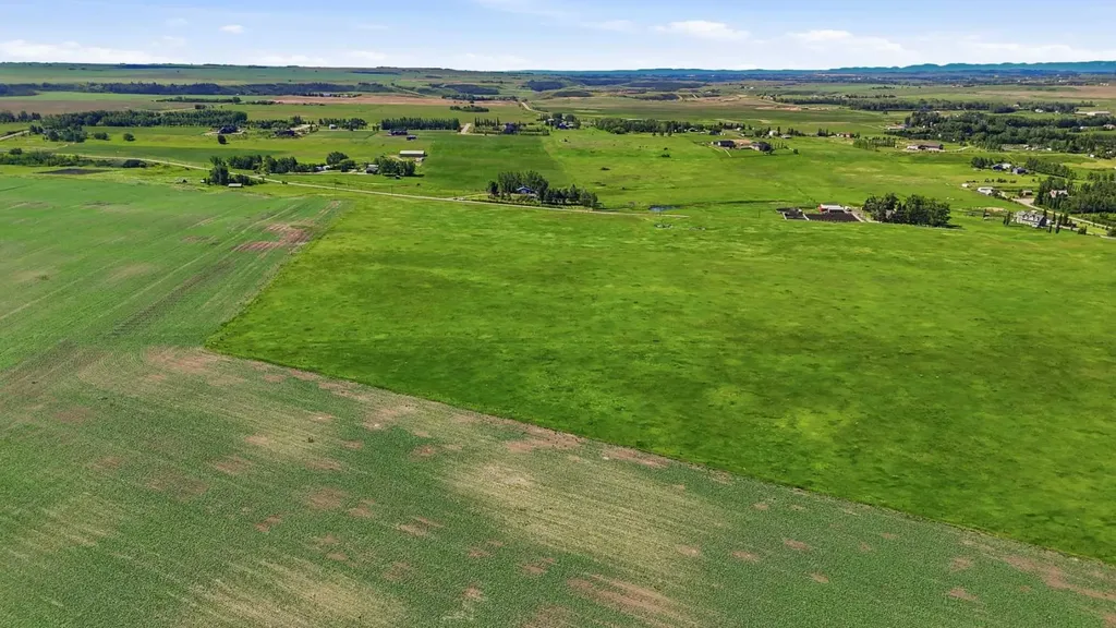2253 Drive Rural Foothills County AB T1S 3Z4