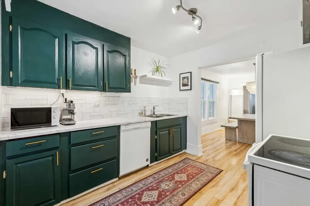 2514 16a Street SW Calgary AB T2T4K5